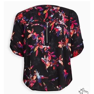 Size 5x/28 floral Harper. Brand new still in plastic.